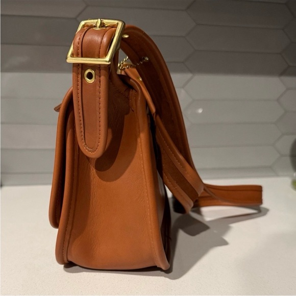 Vintage Coach 9965 Small Flap Trail Bag - Picture 9 of 10